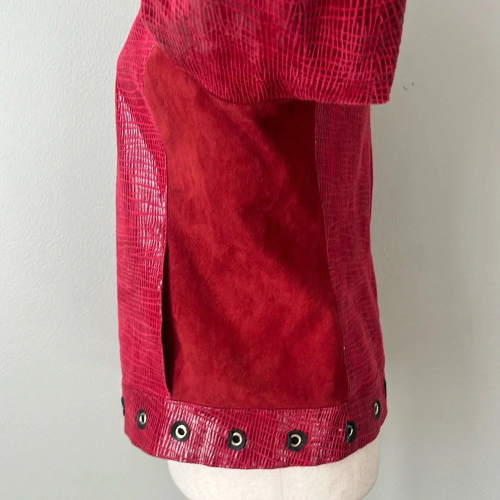 St John Couture Red Embossed Leather Jacket Grommet‎ Moto Zip SZ 6-8